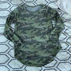 American Eagle Plush Camo long sleeve